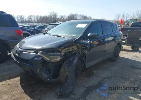 2017 Toyota Rav4 Le z USA, uszkodzony, nr VIN 2T3BFREV8HW630730